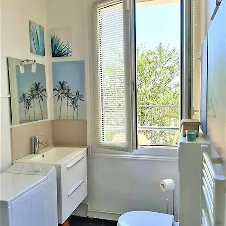 Avec Terrasse Entre Versailles Et Paris *