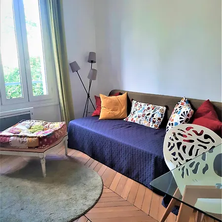 Avec Terrasse Entre Versailles Et Paris * Marnes-la-Coquette